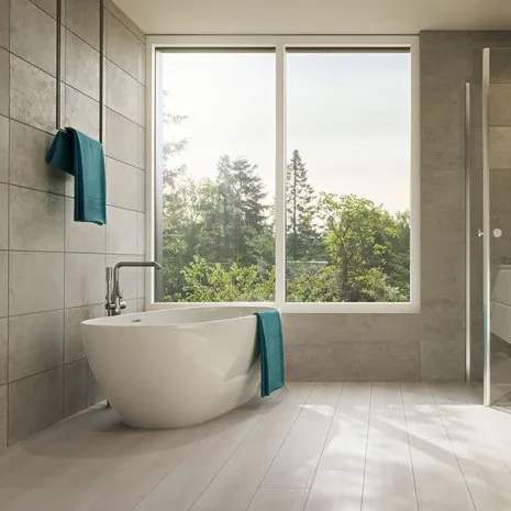 Laminatboden Bodenbelag Badezimmer Badewanne Holzoptik Fuge Moderne Einrichtung